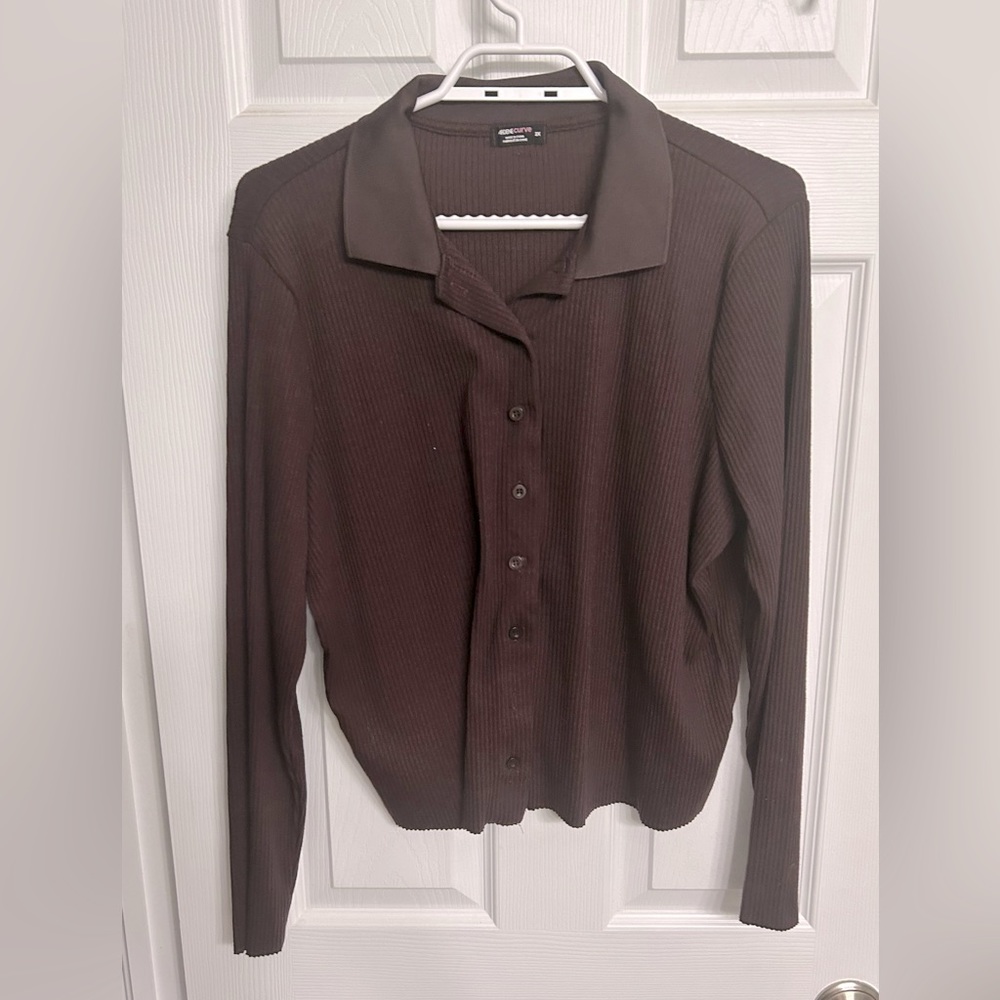 ✨ Ardene Dark Plum Collared Button Down Cropped Long Sleeve Shirt